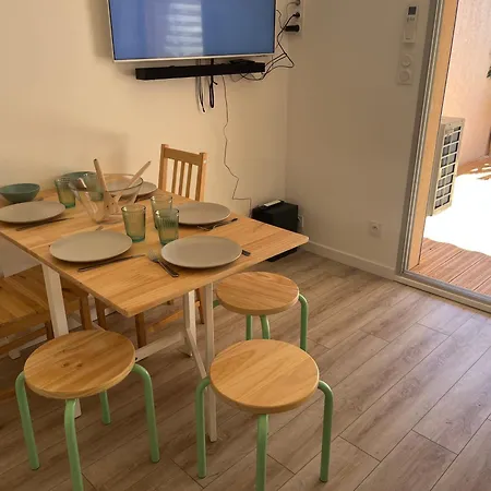 A Pied - 5 Couchages - Terrasse Et Parking * 耶尔